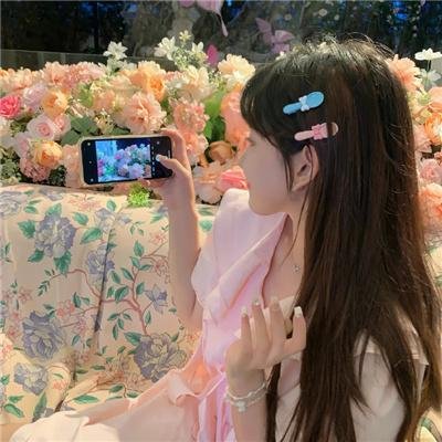 拥抱星星的月亮